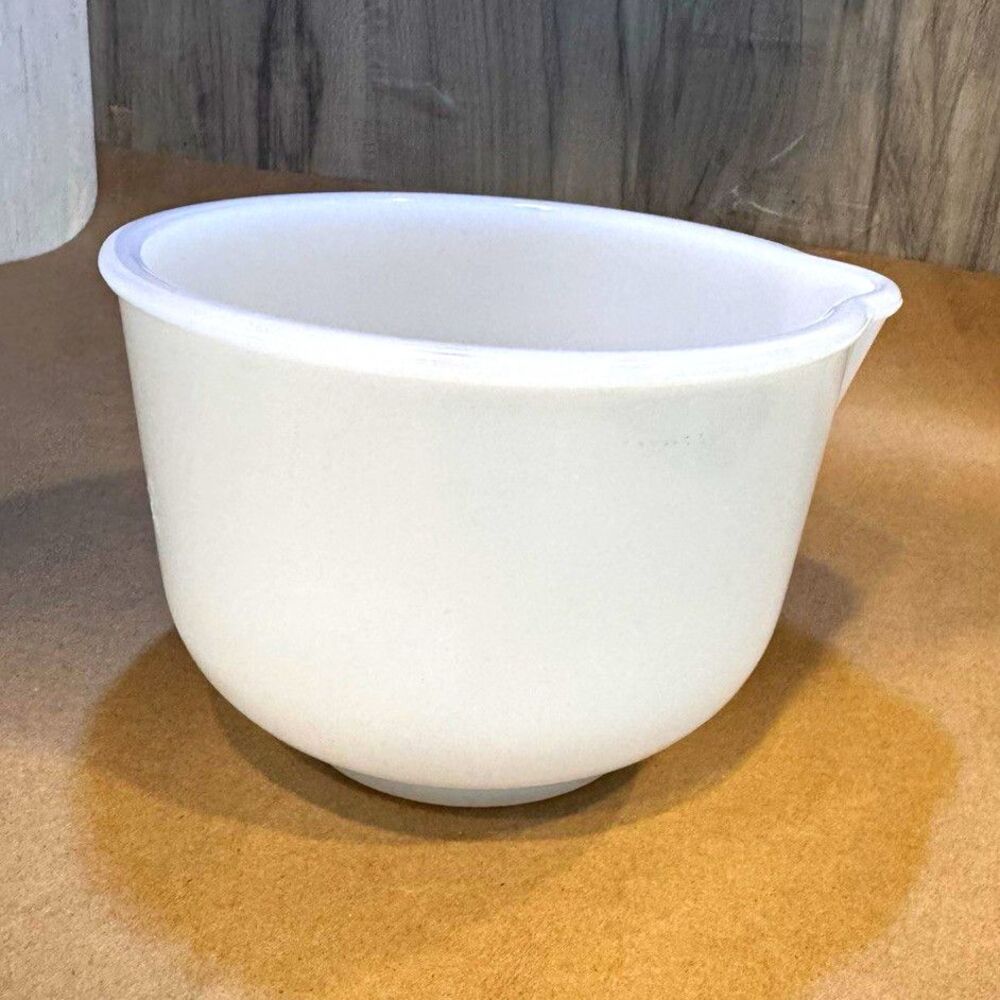 Milk Glass Mixing Bowl with Pour Spout, Solid, 7 in Diameter x 5 in Tall
